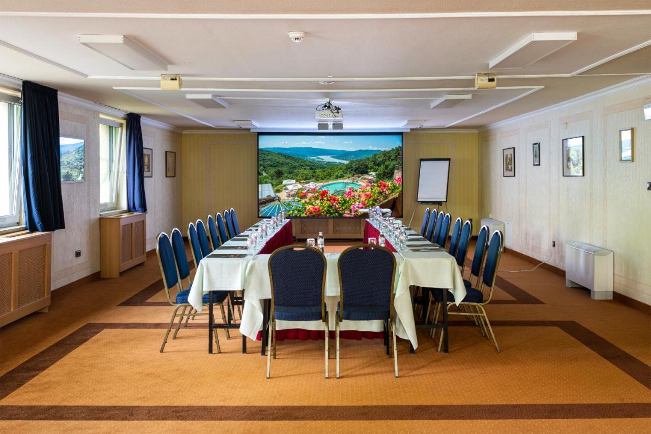 וישגרד Silvanus Hotel מראה חיצוני תמונה